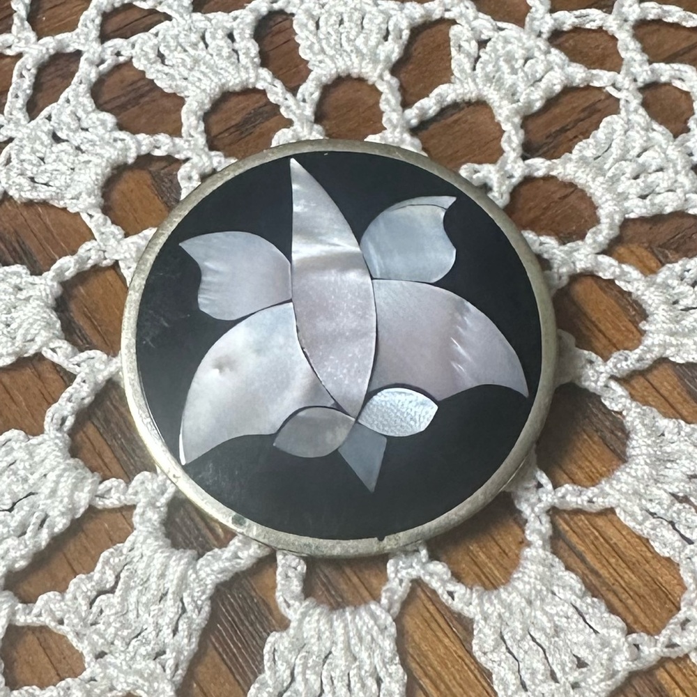 Vintage Signed Mexico Silver Tone Resin Enamel Mother of Pearl Floral Brooch Pin